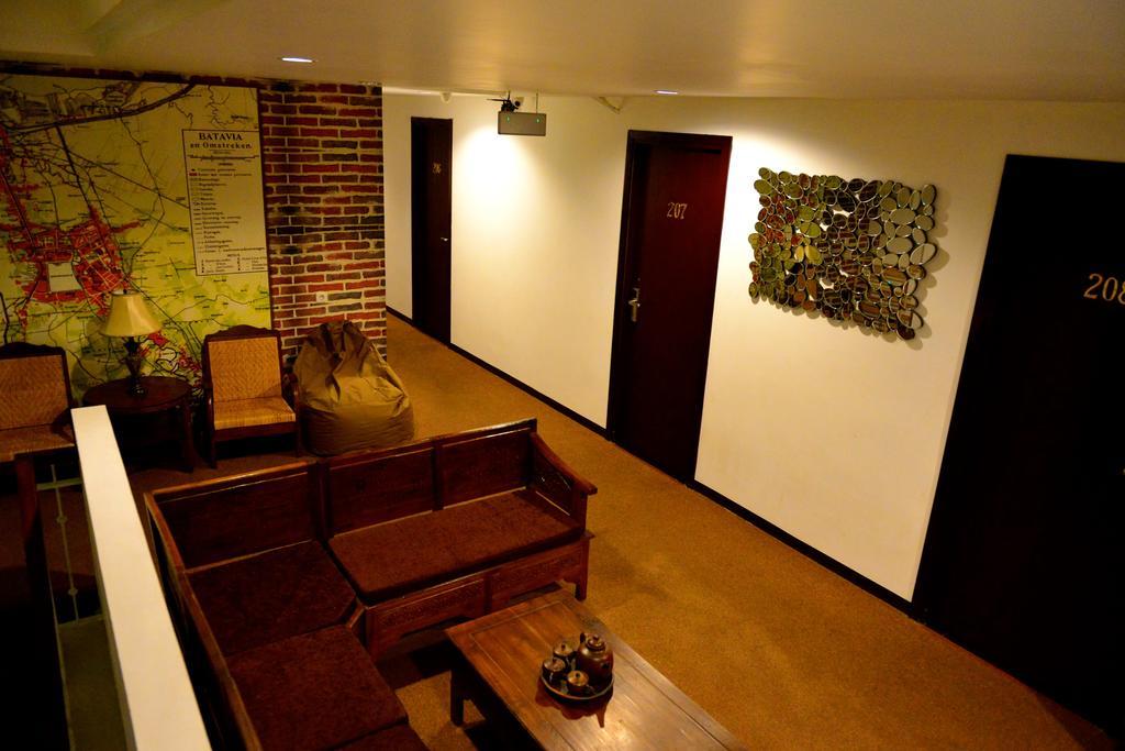 Capsule Hostel Old Batavia Jakarta Exterior photo