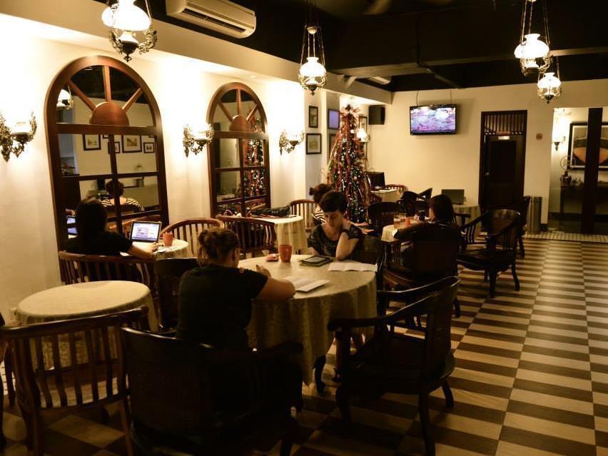 Capsule Hostel Old Batavia Jakarta Exterior photo
