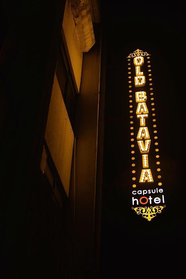 Capsule Hostel Old Batavia Jakarta Exterior photo