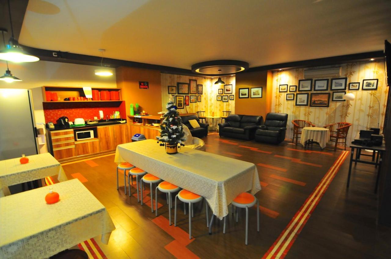 Capsule Hostel Old Batavia Jakarta Exterior photo